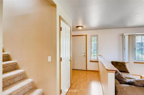 310 216th St SW, Bothell, WA 98021 photo 2
