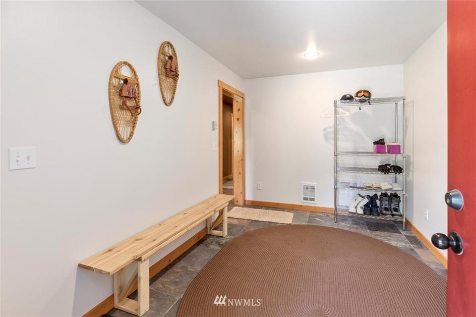  140 Kearny Dr, Snoqualmie Pass, WA 98068 photo 4
