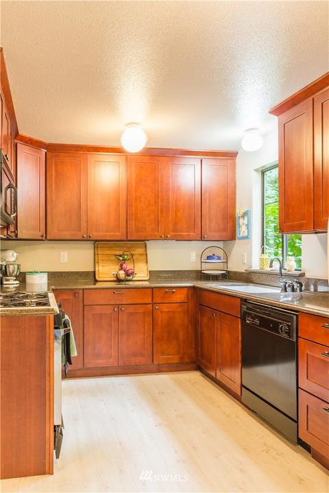 15601 Cascadian Way, Bothell, WA 98012 photo 24
