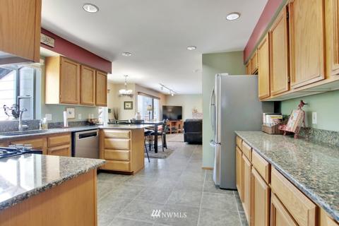 526 Victor St, Enumclaw, WA 98022 photo 4