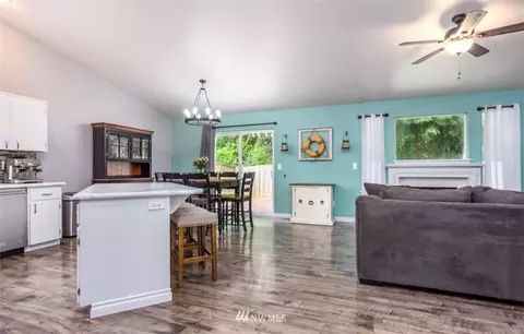 8725 201 St E, Spanaway, WA 98387 photo 4