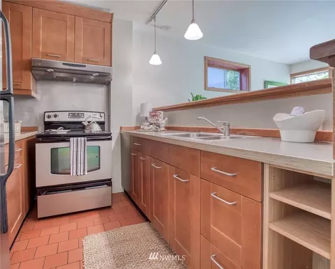 4112 Eastern Ave N, Seattle, WA 98103 photo 28