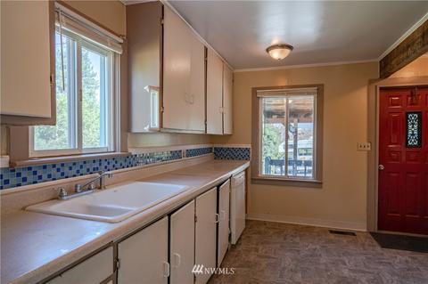 112 Grape Ave E, Omak, WA 98841 photo 9