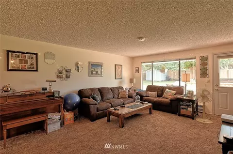 6608 Olympic Dr, Everett, WA 98203 photo 4