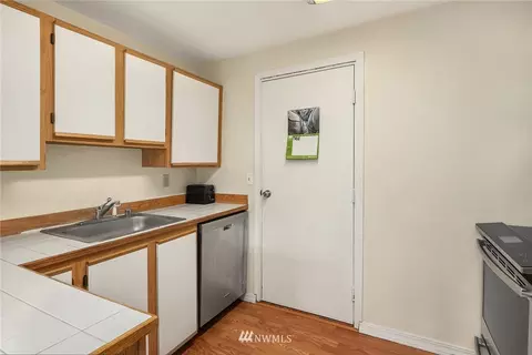 7117 Lower Ridge Rd, Everett, WA 98203 photo 10