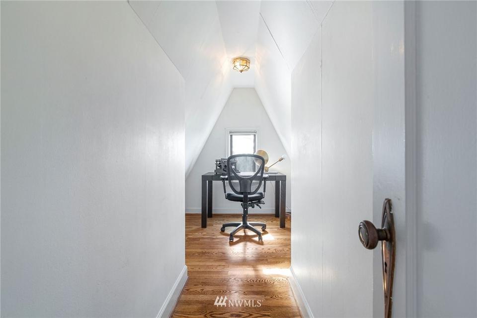  2516 12th Ave W, Seattle, WA 98119 photo 21