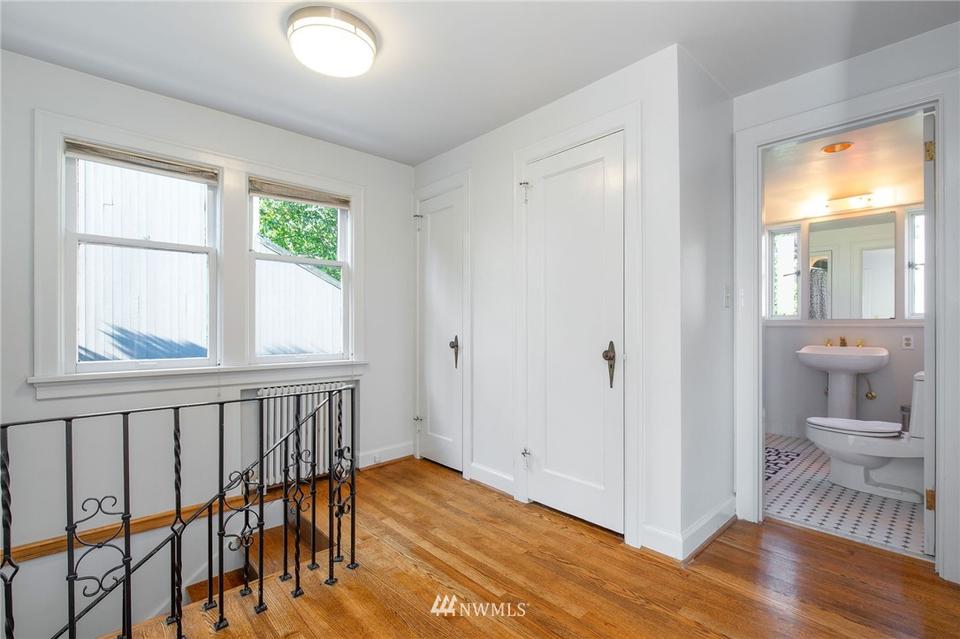  2516 12th Ave W, Seattle, WA 98119 photo 12