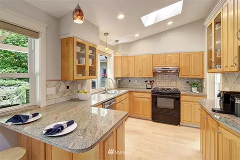 10818 NE 182nd Ct, Bothell, WA 98011 photo 6
