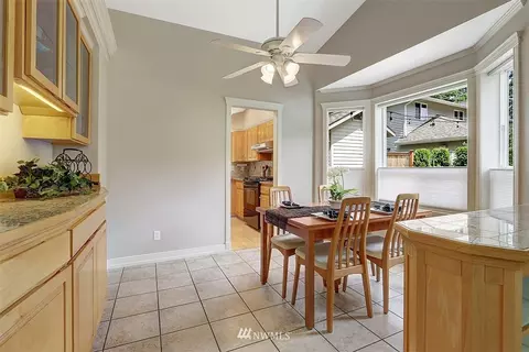 10818 NE 182nd Ct, Bothell, WA 98011 photo 5