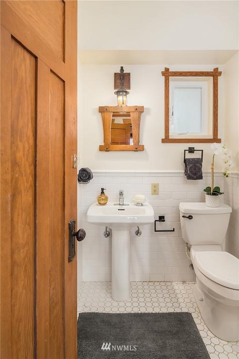 809 N 60th St, Seattle, WA 98103 photo 16
