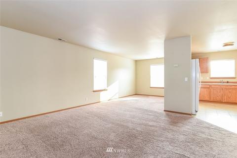 1207 Riddell Ave, Orting, WA 98360 photo 4