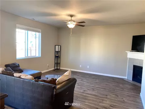 250 Iris Ln, Enumclaw, WA 98022 photo 12