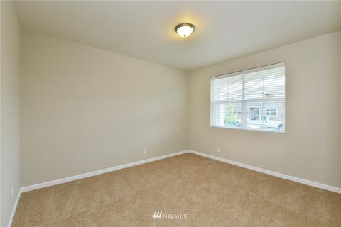 574 Carrie Dr E, Enumclaw, WA 98022 photo 4