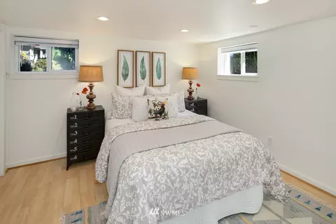 8003 Stroud Ave N, Seattle, WA 98103 photo 16