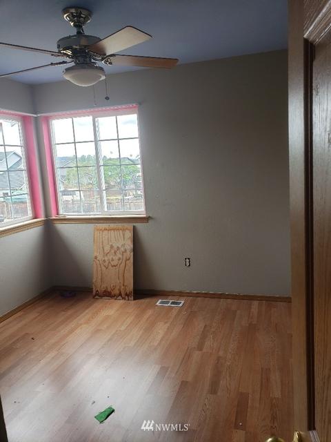 213 Groff Ave NW, Orting, WA 98360 photo 5