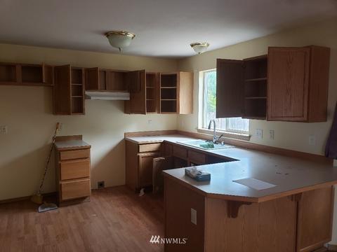 213 Groff Ave NW, Orting, WA 98360 photo 2