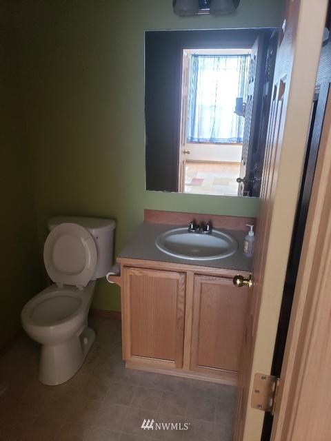 213 Groff Ave NW, Orting, WA 98360 photo 4