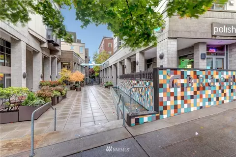 1420 E Pine St #E502, Seattle, WA 98122 photo 1
