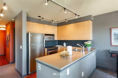 1420 E Pine St #E502, Seattle, WA 98122 photo 3