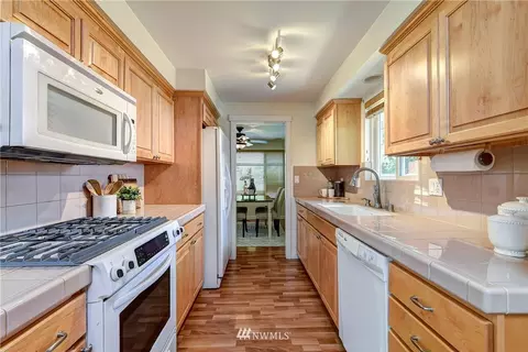 11614 38th Dr SE, Everett, WA 98208 photo 17