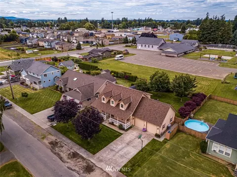 607 E 4th St, Nooksack, WA 98276 photo 3
