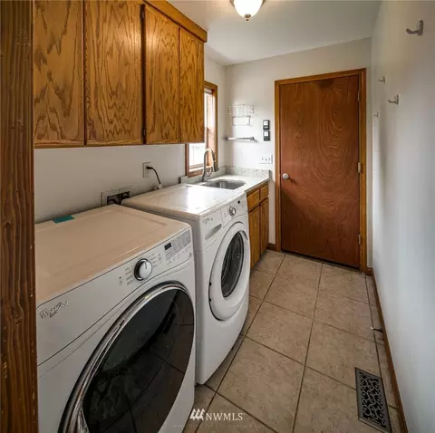 607 E 4th St, Nooksack, WA 98276 photo 12