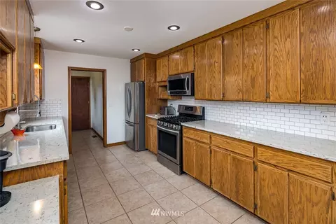 607 E 4th St, Nooksack, WA 98276 photo 9