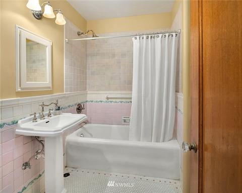 200 17th Ave E #201, Seattle, WA 98112 photo 16