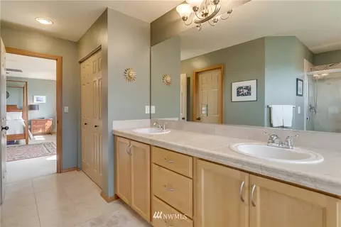 21105 1st Ave W, Bothell, WA 98021 photo 27