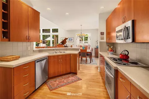 634 Walnut St, Edmonds, WA 98020 photo 9