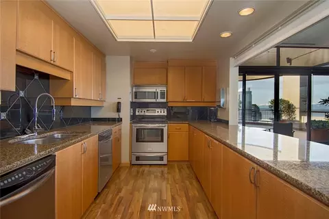 1301 Spring St #9-E, Seattle, WA 98104 photo 29