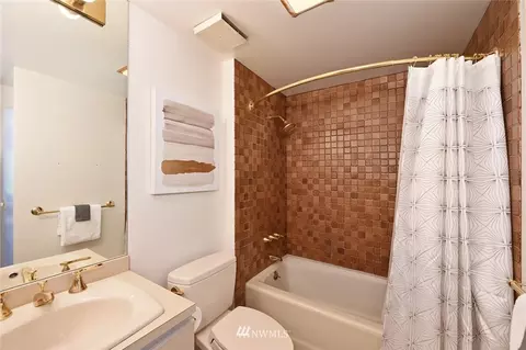 1301 Spring St #9-E, Seattle, WA 98104 photo 13