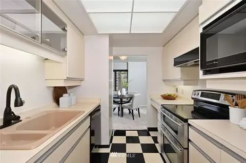 1301 Spring St #9-E, Seattle, WA 98104 photo 7