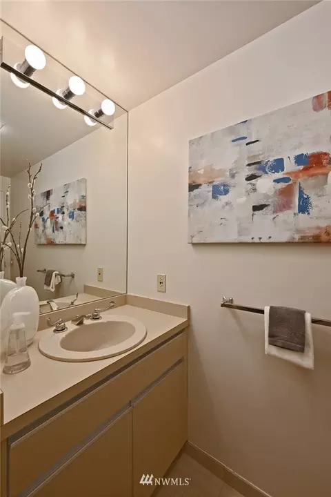 1301 Spring St #9-E, Seattle, WA 98104 photo 15
