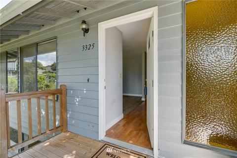 3325 Gorin Dr, Everett, WA 98208 photo 2