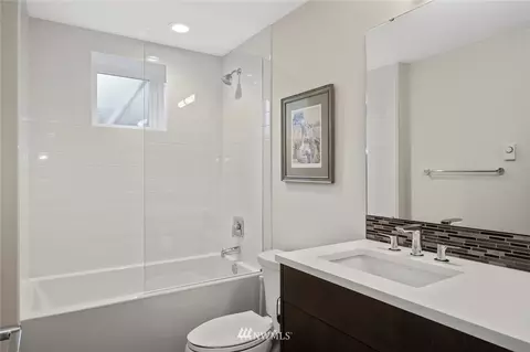 514 N 75th St, Seattle, WA 98103 photo 29