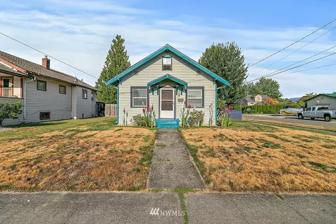 1105 Pioneer St, Enumclaw, WA 98022 photo 1