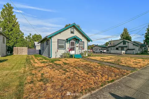 1105 Pioneer St, Enumclaw, WA 98022 photo 2