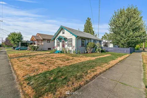 1105 Pioneer St, Enumclaw, WA 98022 photo 3