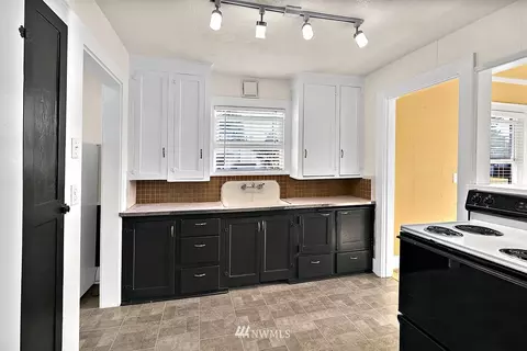 1105 Pioneer St, Enumclaw, WA 98022 photo 11