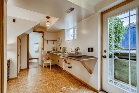 2514 E Spring St, Seattle, WA 98122 photo 20