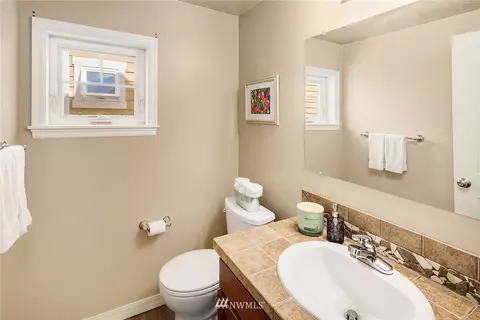 8501 Stone Ave N, Seattle, WA 98103 photo 9