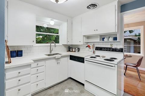 3115 NE 80th St, Seattle, WA 98115 photo 8