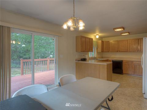 985 Tipsoo Loop N, Rainier, WA 98576 photo 13