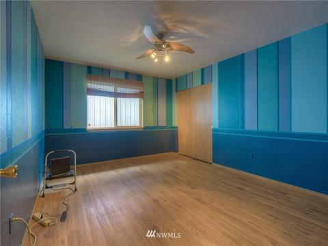 985 Tipsoo Loop N, Rainier, WA 98576 photo 20