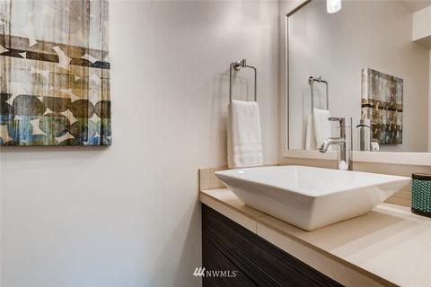 1920 John St, Seattle, WA 98112 photo 3