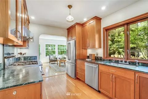 415 24th Ave E, Seattle, WA 98112 photo 13