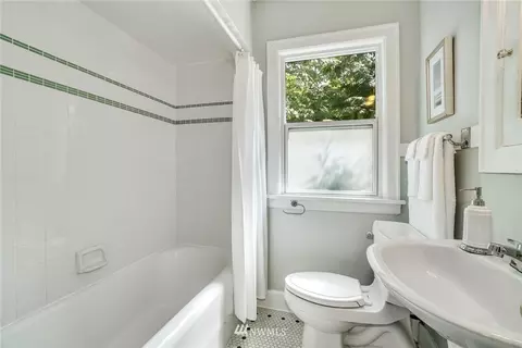 415 24th Ave E, Seattle, WA 98112 photo 17