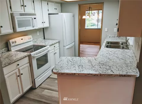 1924 106th Pl SE, Everett, WA 98208 photo 8