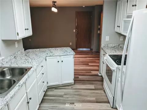 1924 106th Pl SE, Everett, WA 98208 photo 9